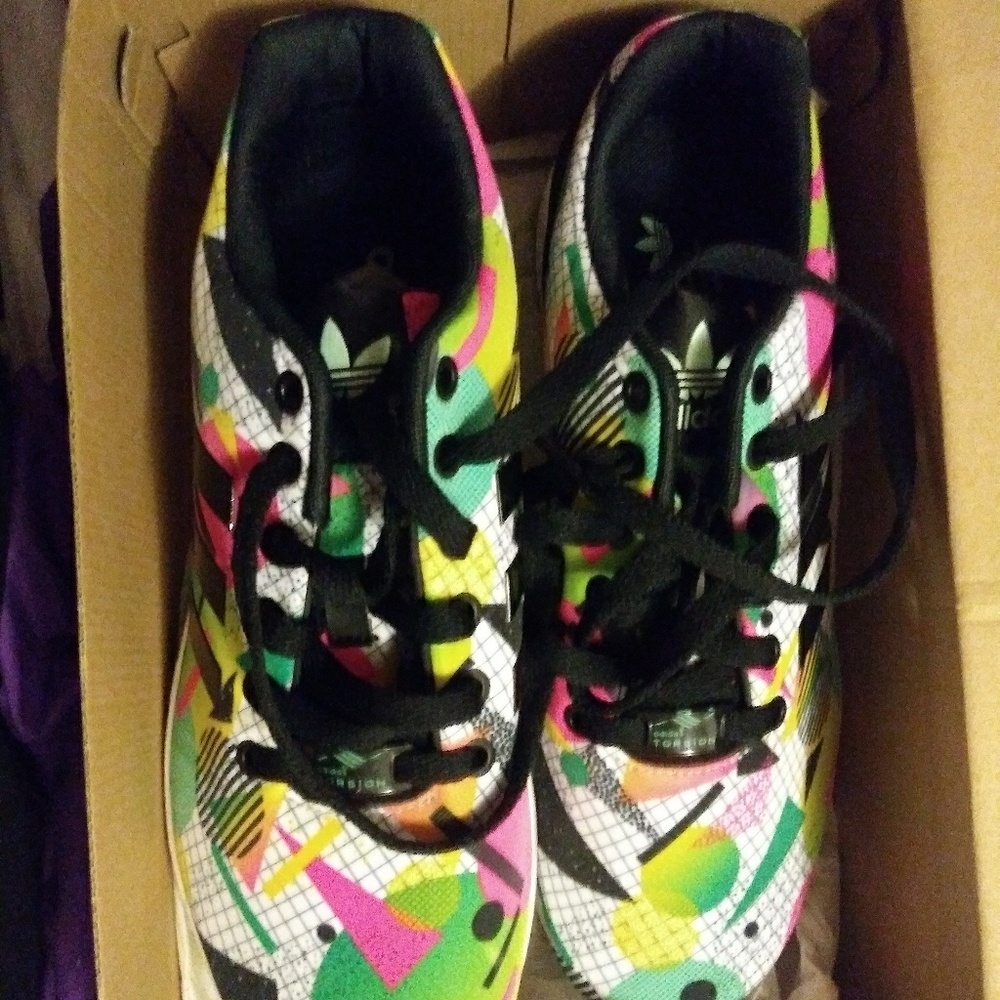 Adidas tennis shoes